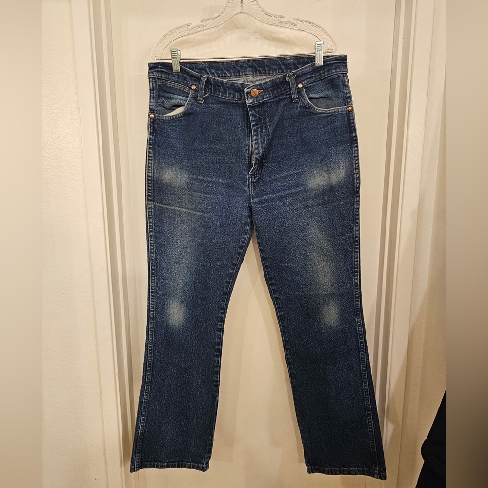 🔥 Vintage Wrangler Distressed Straight Leg Jeans – Style 947STR – Size 38x32 🔥